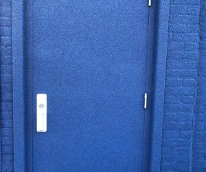 blue door